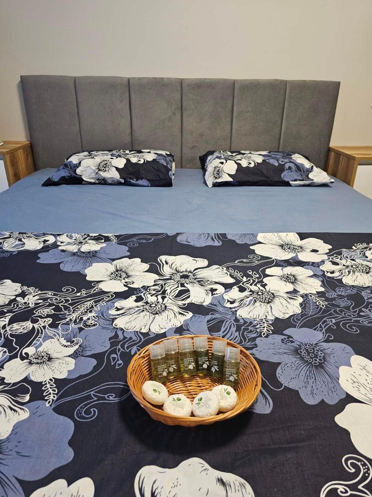 Apartment Bohemi With Free Parking Бургас Экстерьер фото