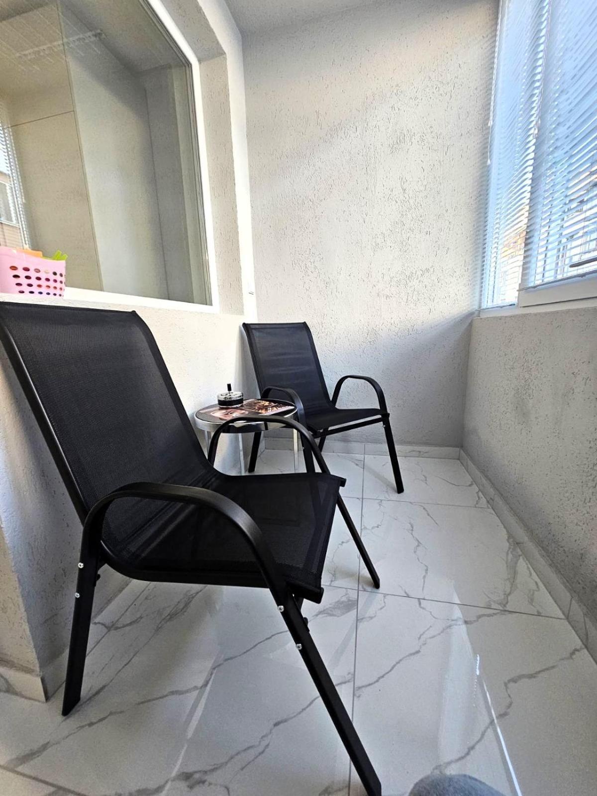 Apartment Bohemi With Free Parking Бургас Экстерьер фото