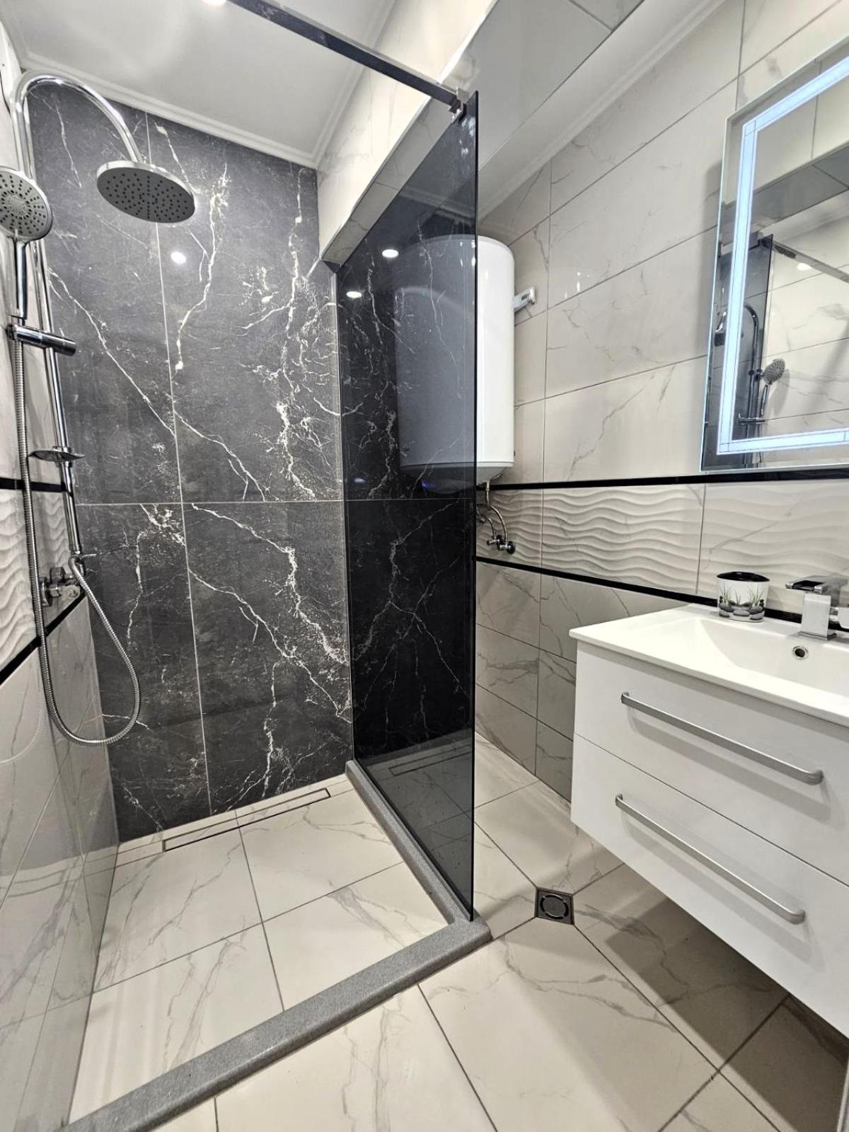 Apartment Bohemi With Free Parking Бургас Экстерьер фото